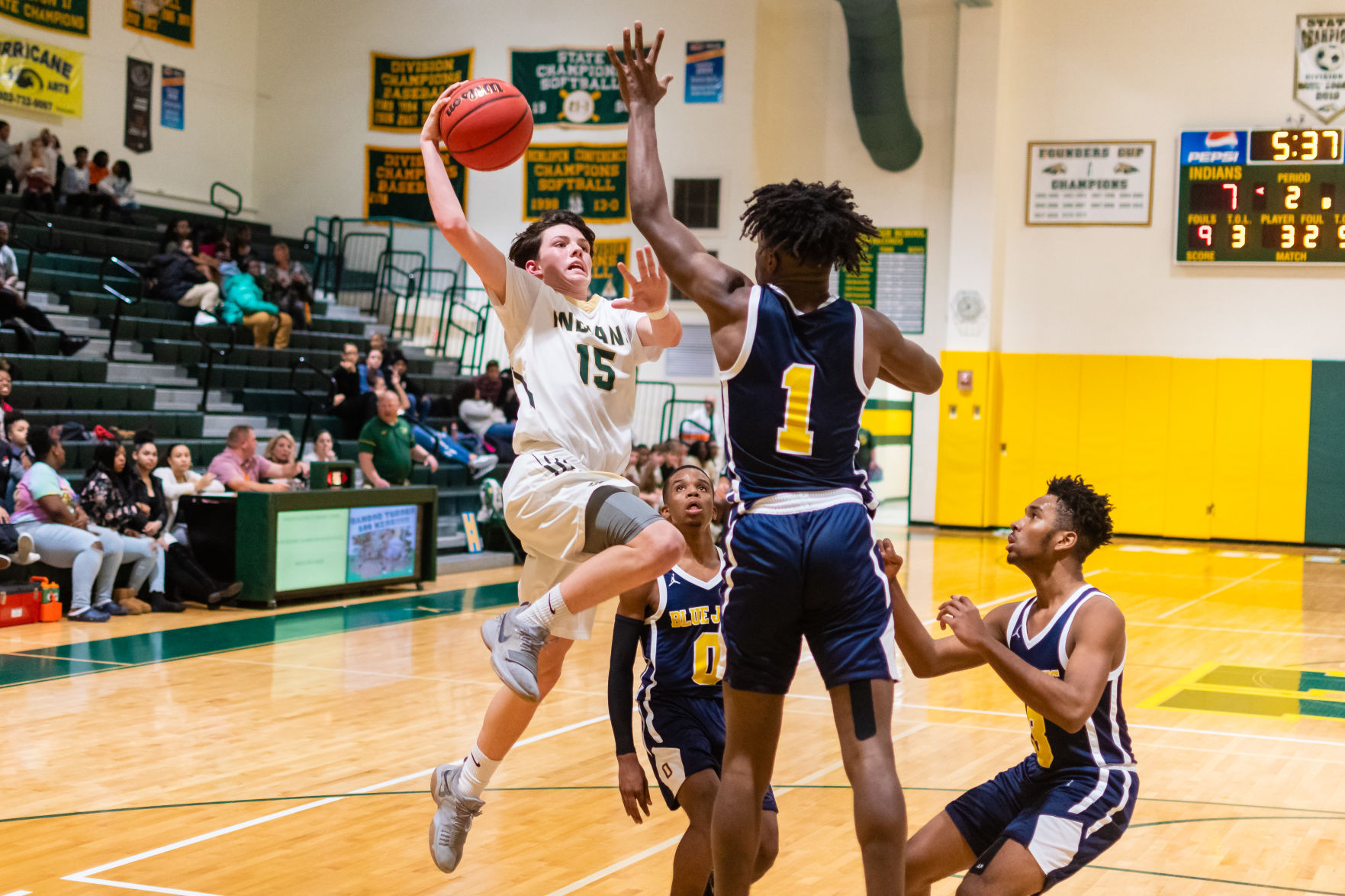 IR's Gage Spinks goes up strong vs. Seaford